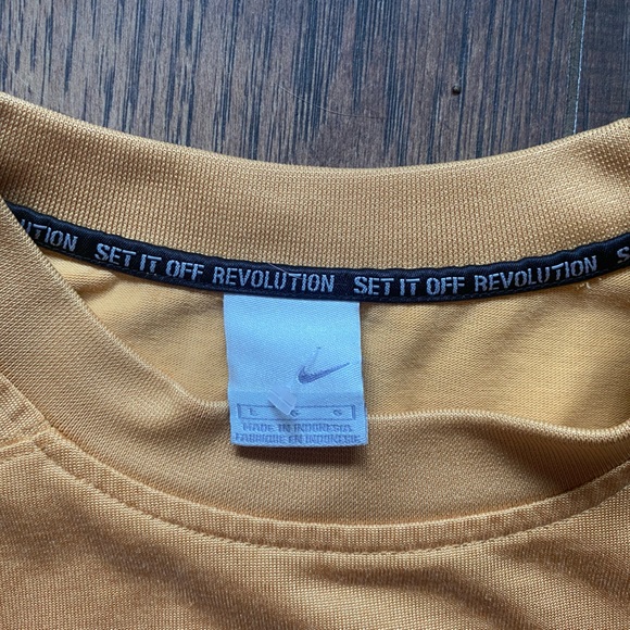 Nike Set It Off Revolution The Game Jersey - Picture 5 of 5